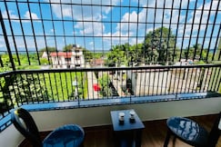 Forget the Hotel -2AC 2BHK privat balcony rooftop, Siliguri