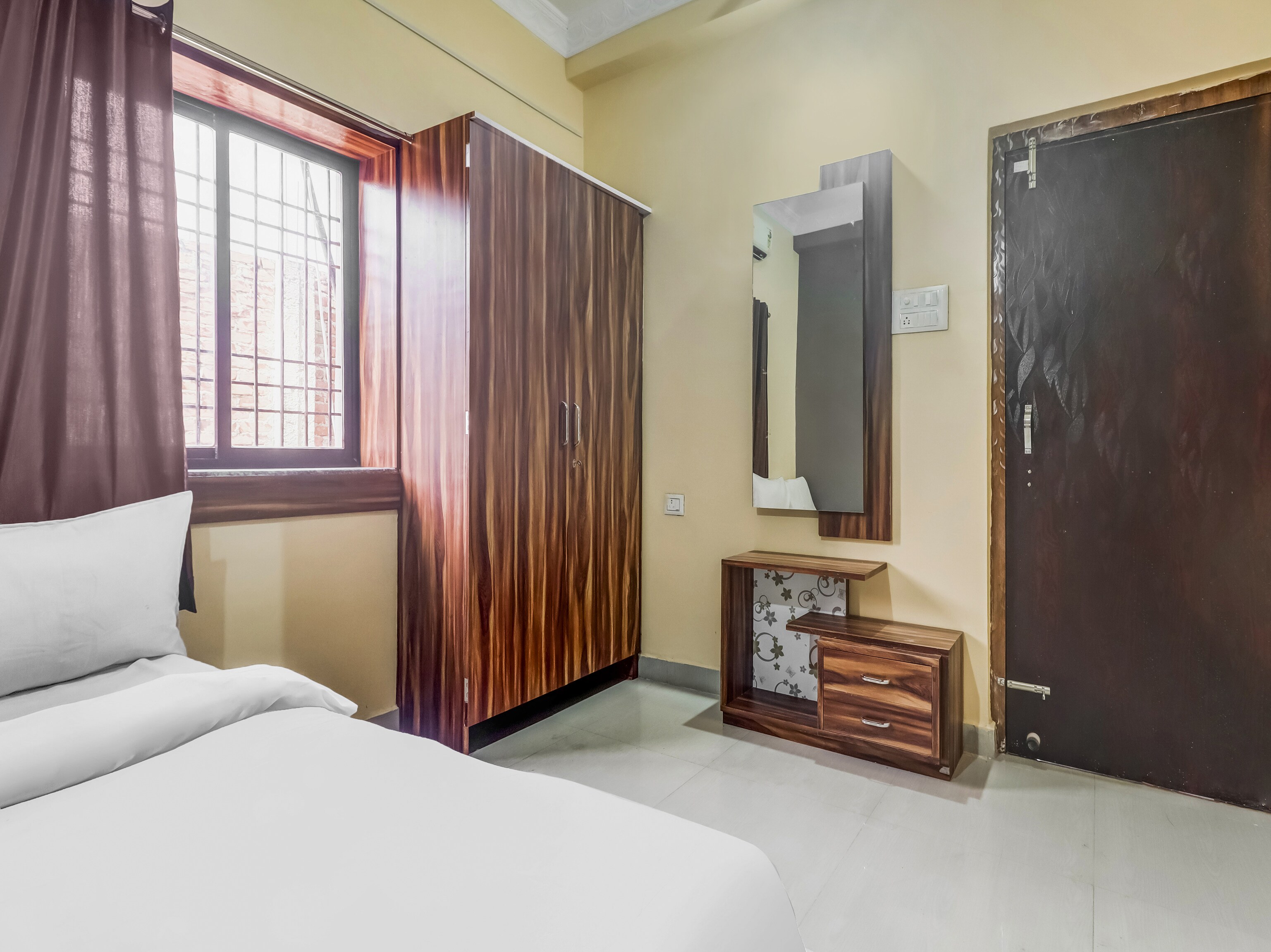 Hotel O Shanvi Inn - Tap to explore photos