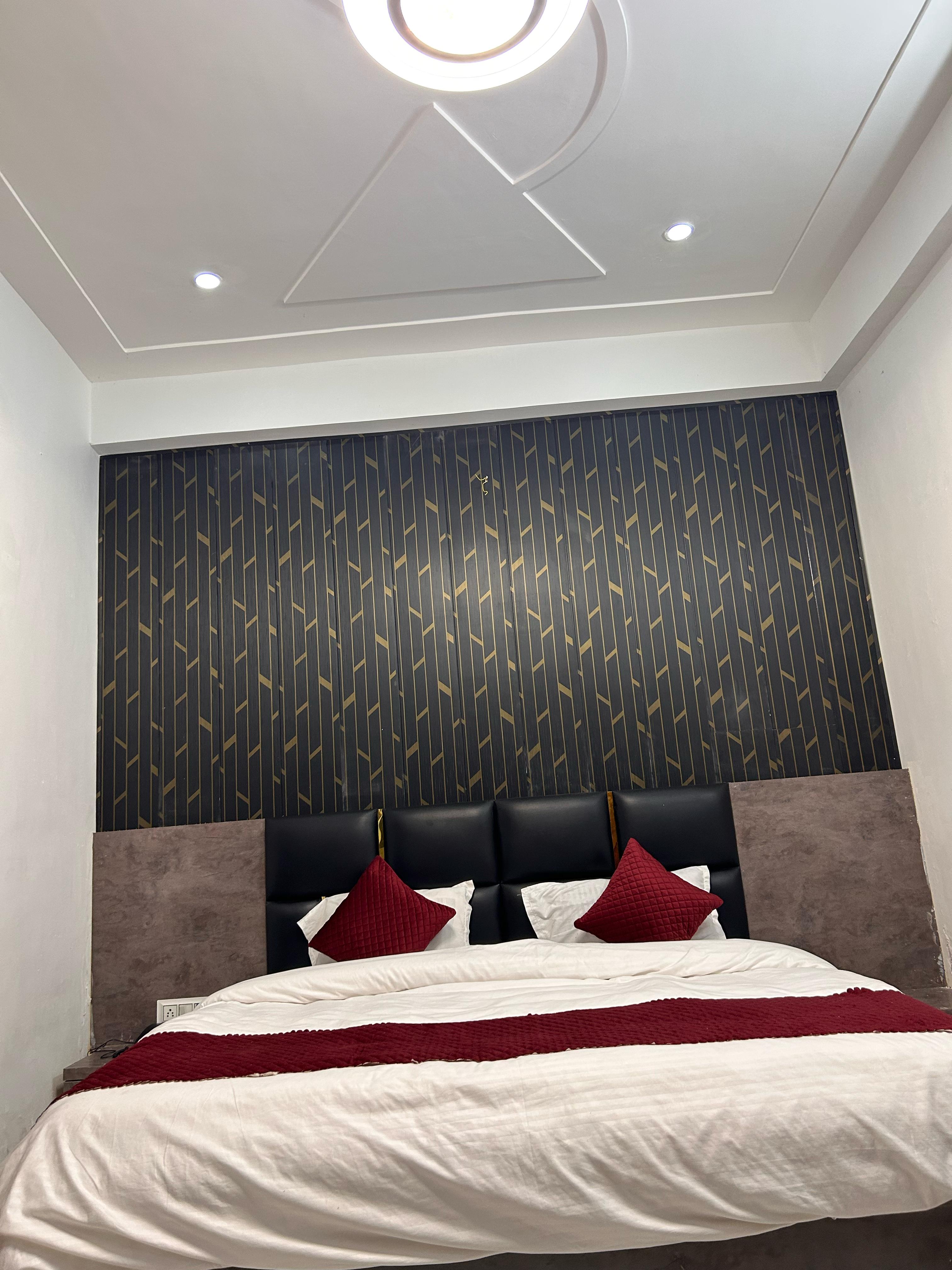 hotelsaanvi&banquethall - Tap to explore photos