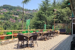 Rashal Stay Shimla by GhumoG, Chail