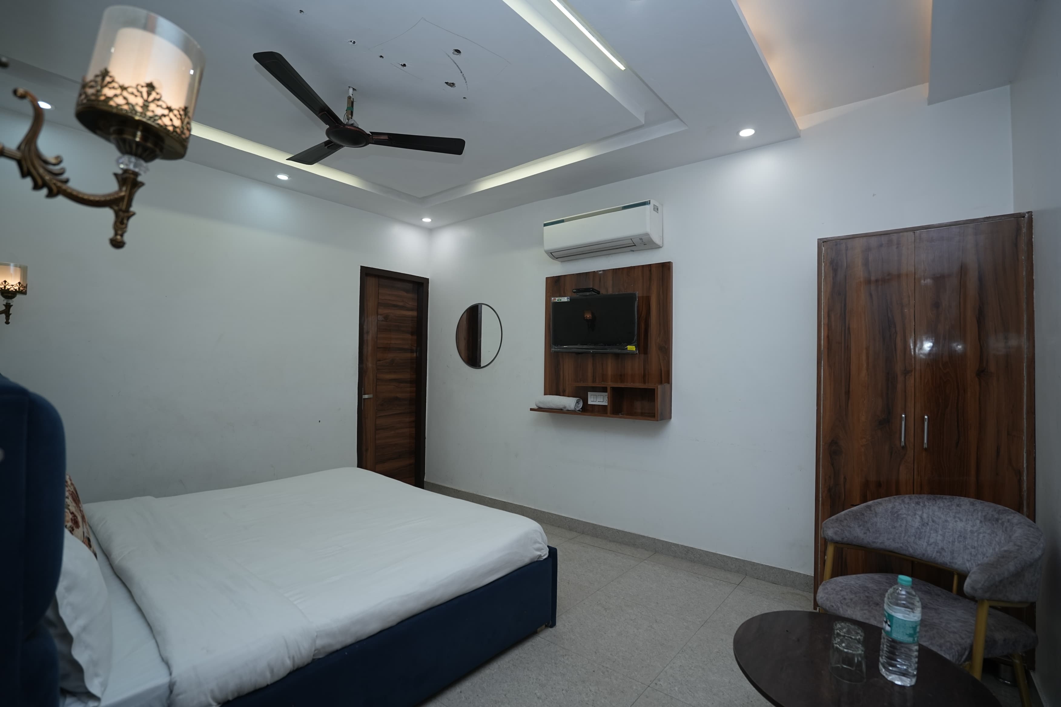 Hotel Big Dream Zirakpur - Tap to explore photos