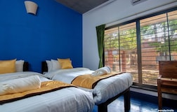 Twin Bed Room