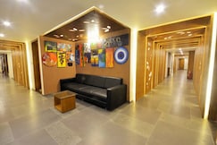 7 Wonders Hotel, Gandhinagar
