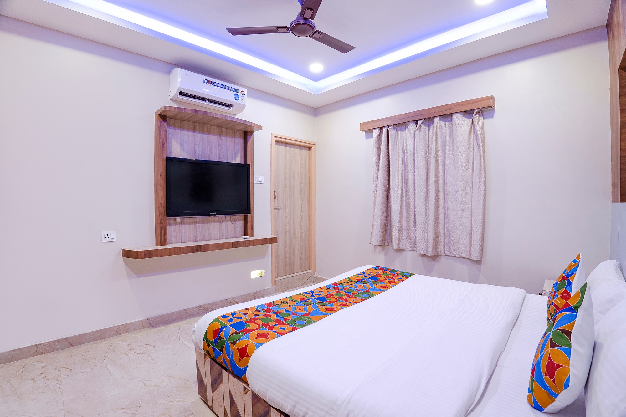 FabHotel Wooden Park - Nr DLF IT Park, Ramapuram - Tap to explore photos