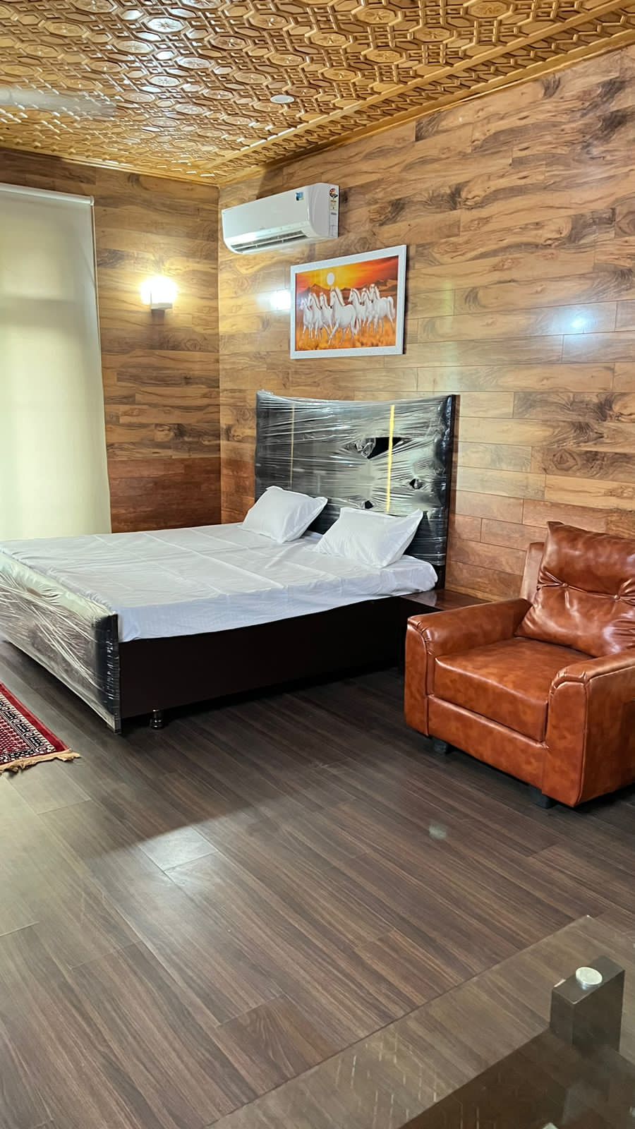 HOMEWOOD SUITES - Tap to explore photos