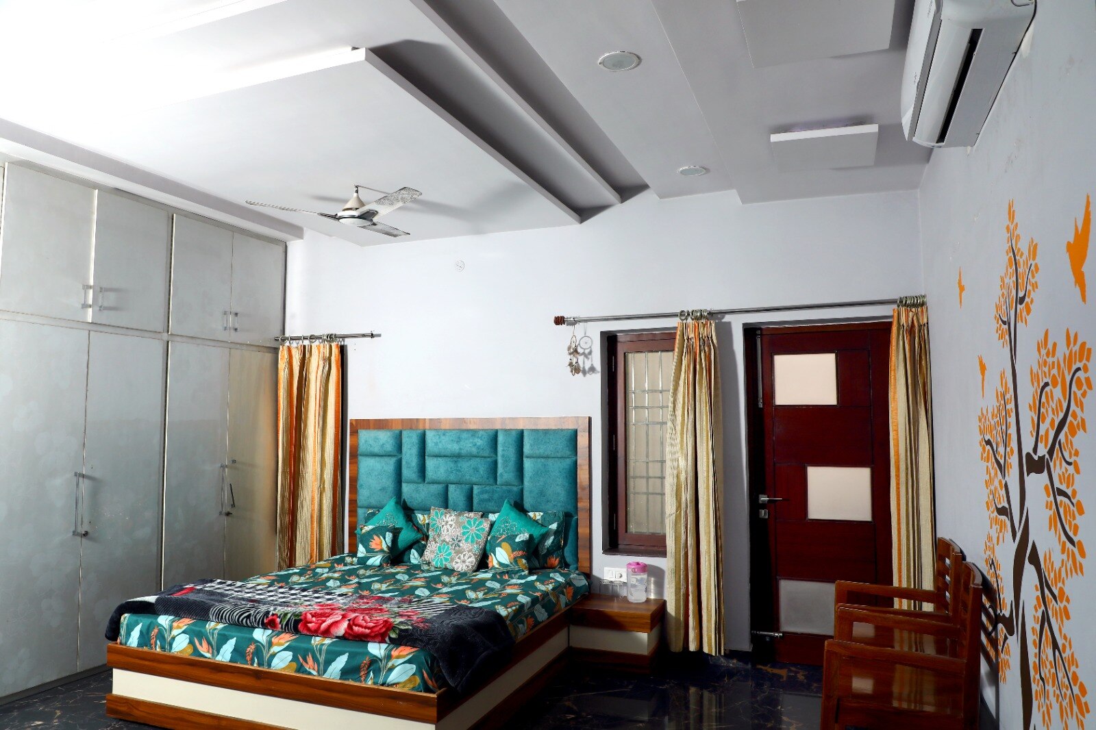 Super Deluxe Room with Balcony in Shiwalik Grand - Tap to explore photos