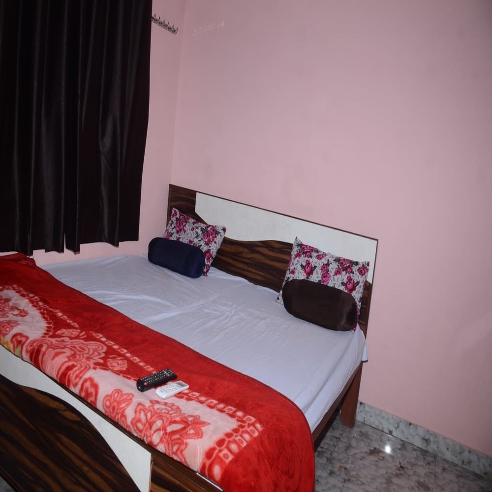 Hotel krishna Inn Naini - Tap to explore photos