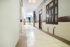 SPOT ON 67868 Hotel Gourav Regency, Hisar