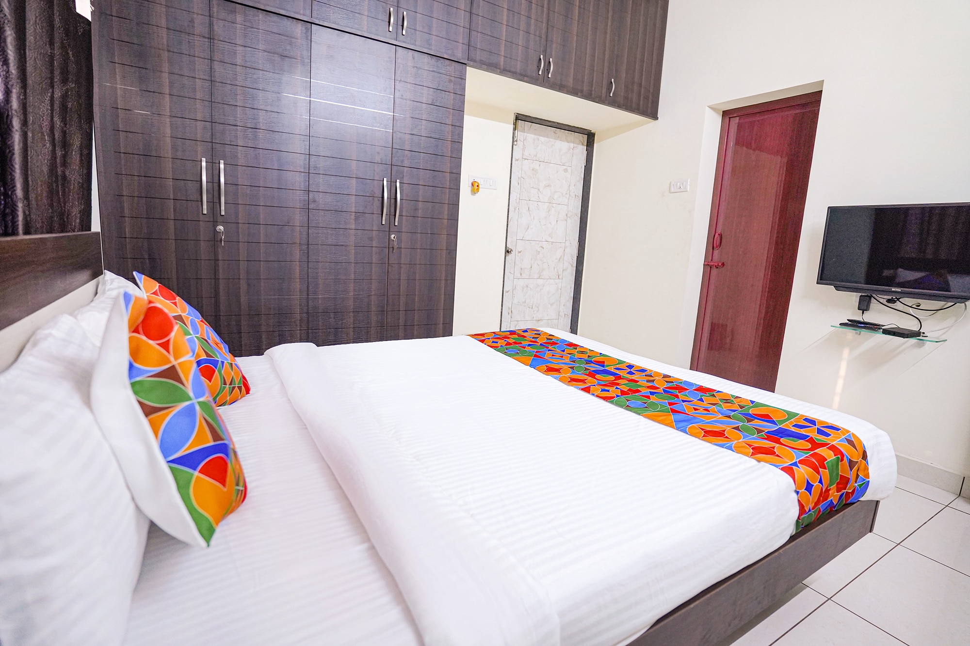 FabExpress Town Space Apartment - Nr Saravana Stores, Porur - Tap to explore photos