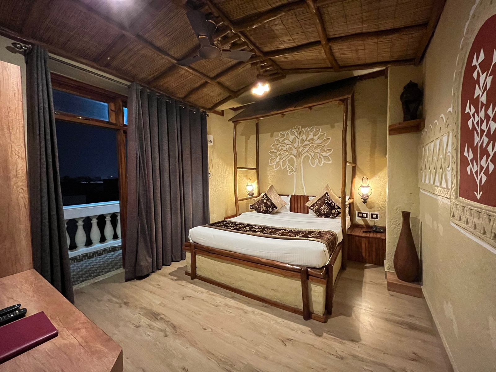 SHRI NILAYAM KUTIR - Tap to explore photos