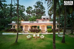 StayVista at Villa Bharat - 3BR w/ Lawn and Views, Mumbai