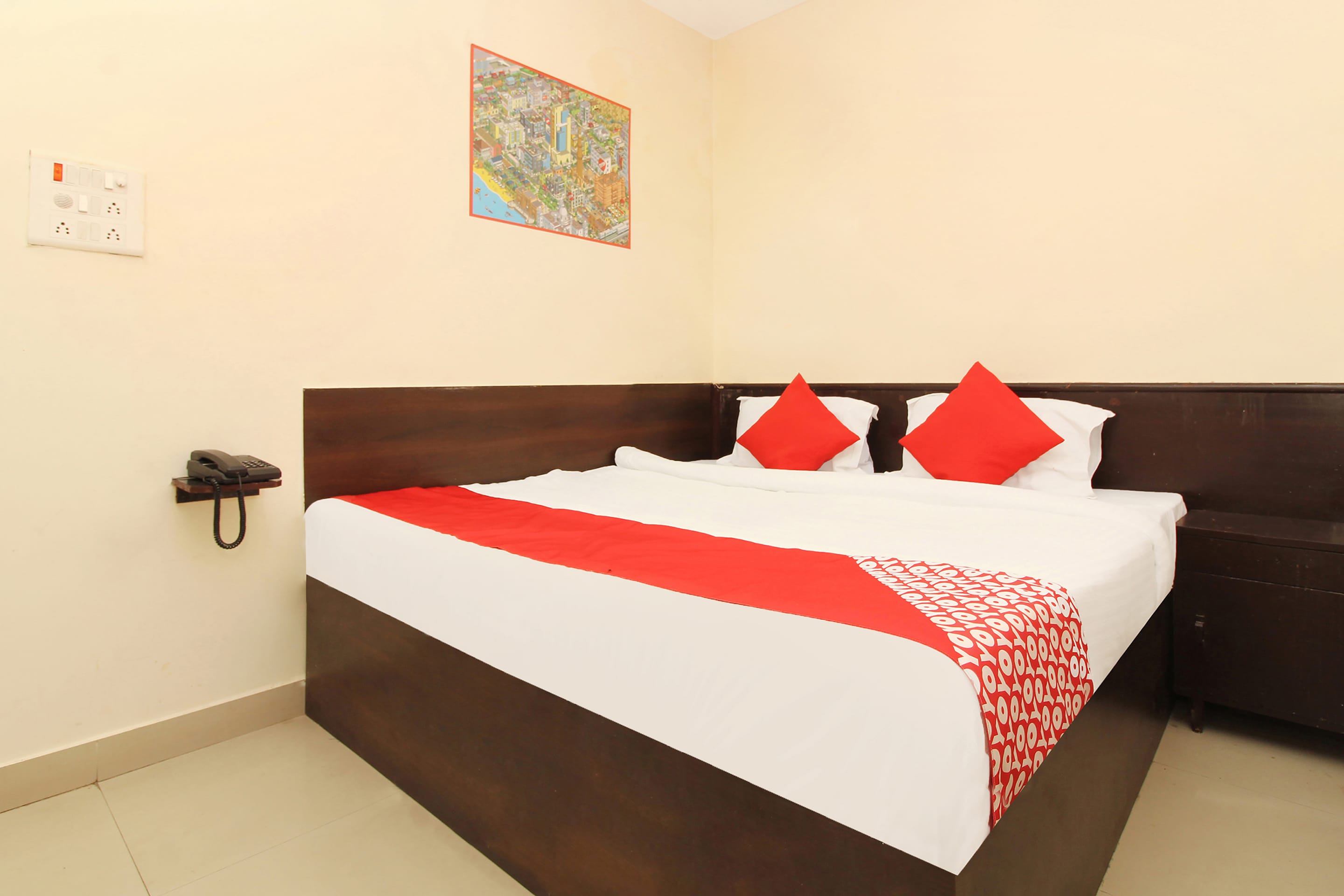 Hotel O Vasundhara Guest House Near Tankbund - Tap to explore photos