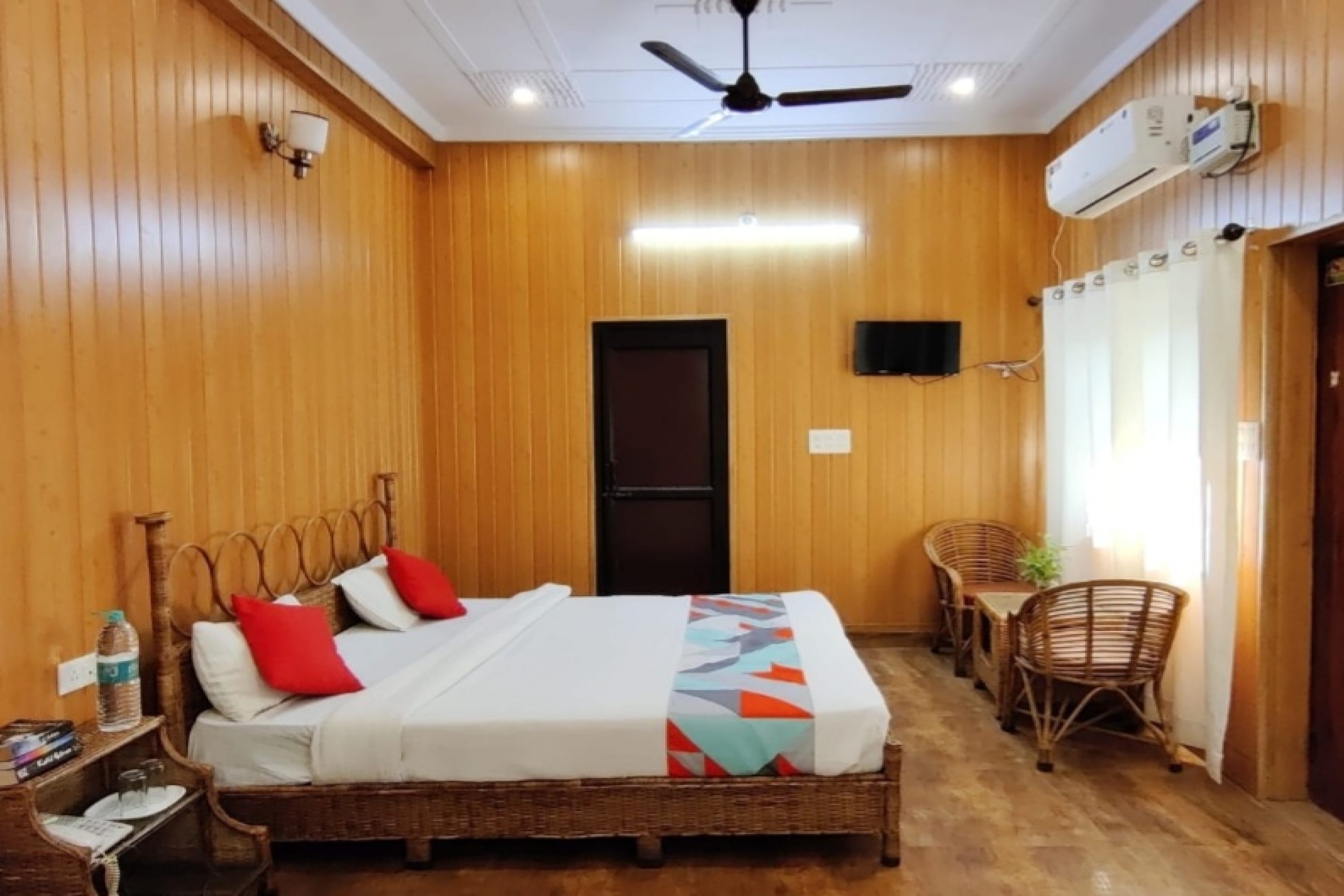 Hotel O Delhi6 - Tap to explore photos
