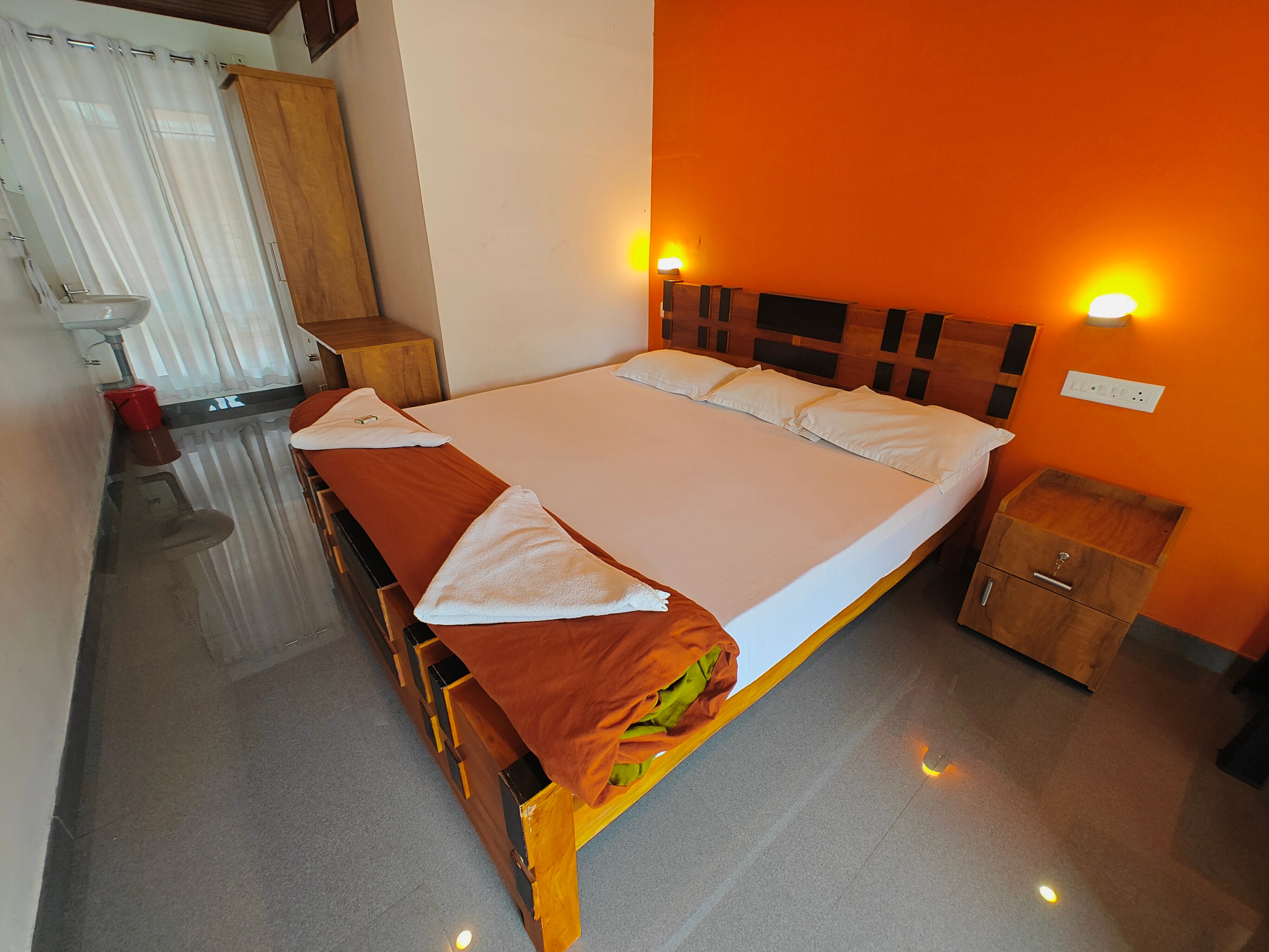 Gauris Homestay - Tap to explore photos