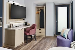 DoubleTree by Hilton New York Midtown Fifth Ave, Newark
