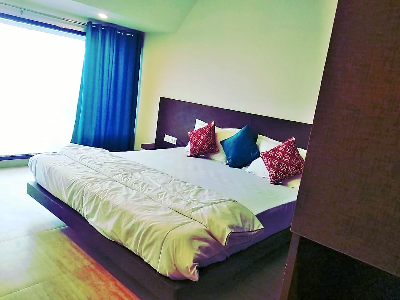 Kasauli Rocks | Rooms & Suite - Tap to explore photos
