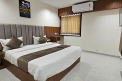 Hotel Glory, Bavla