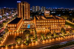 Status Dine Banquet and Restaurant, Daskroi