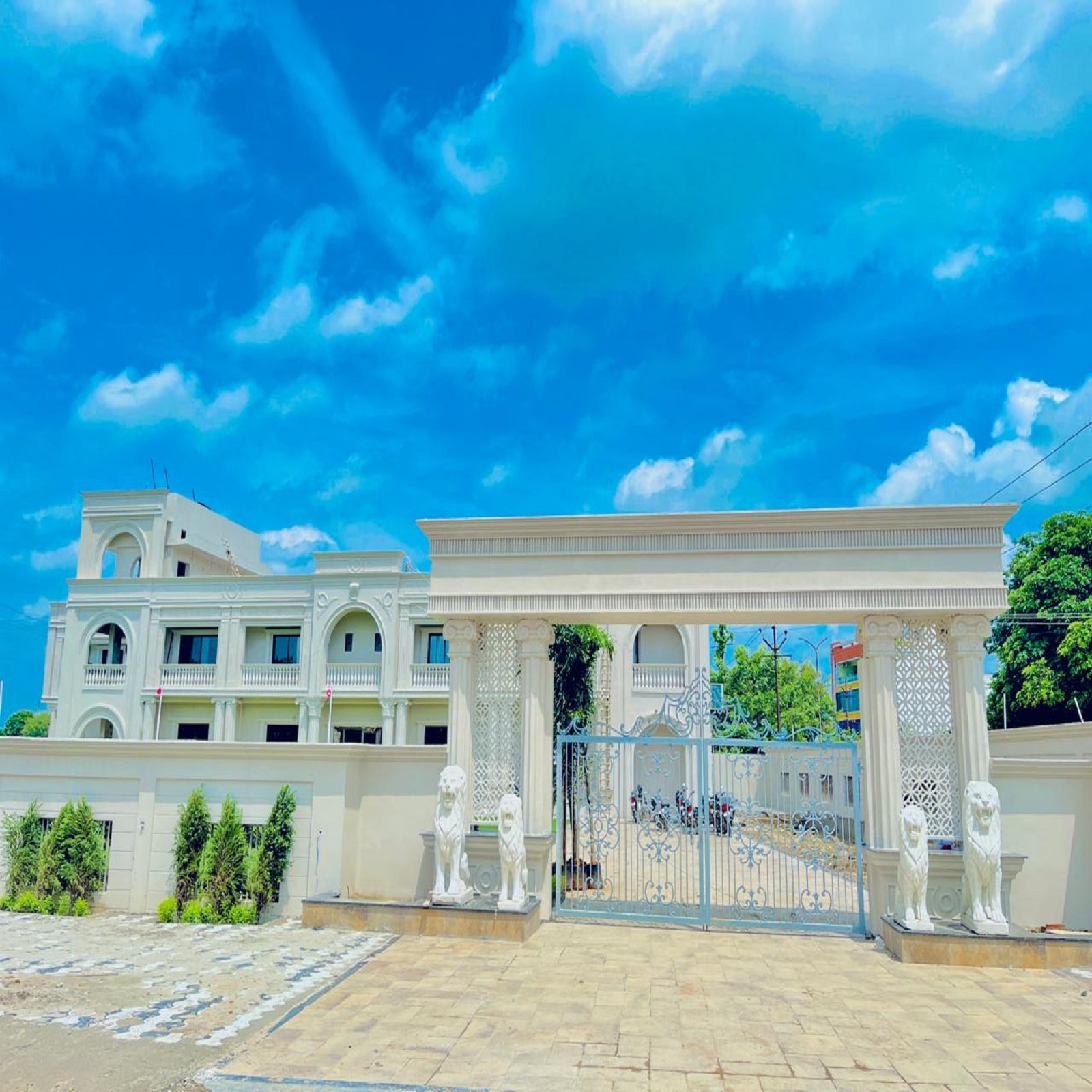 Imagine Resort Lucknow - Tap to explore photos