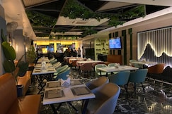 Hotel Edisson, Khanna