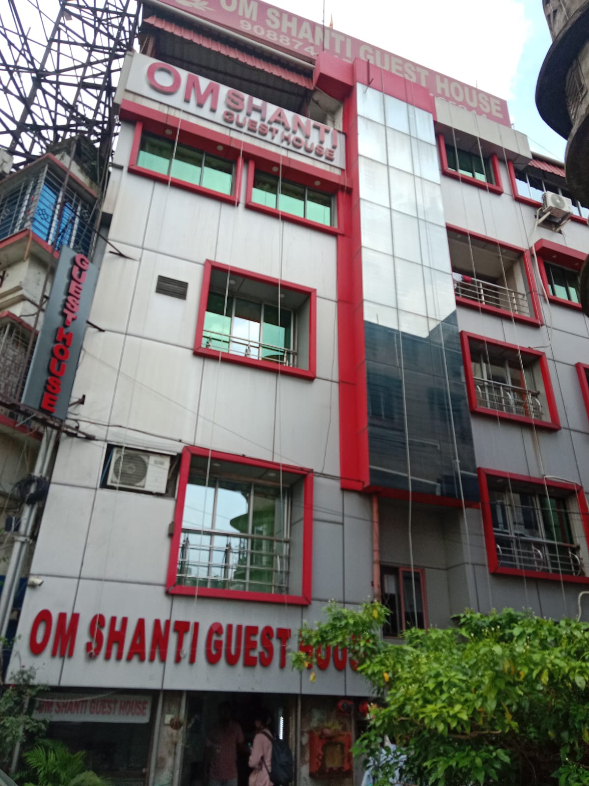 Om Shanti Guest House - Near Ruby General Hospital & Science City - Tap to explore photos