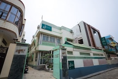 THE JAIS BOUTIQUE HOTEL {70 METERS FROM  ASSI GHAT), Varanasi