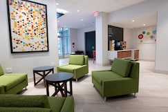 Holiday Inn Express & Suites JERSEY CITY - HOLLAND TUNNEL, Newark