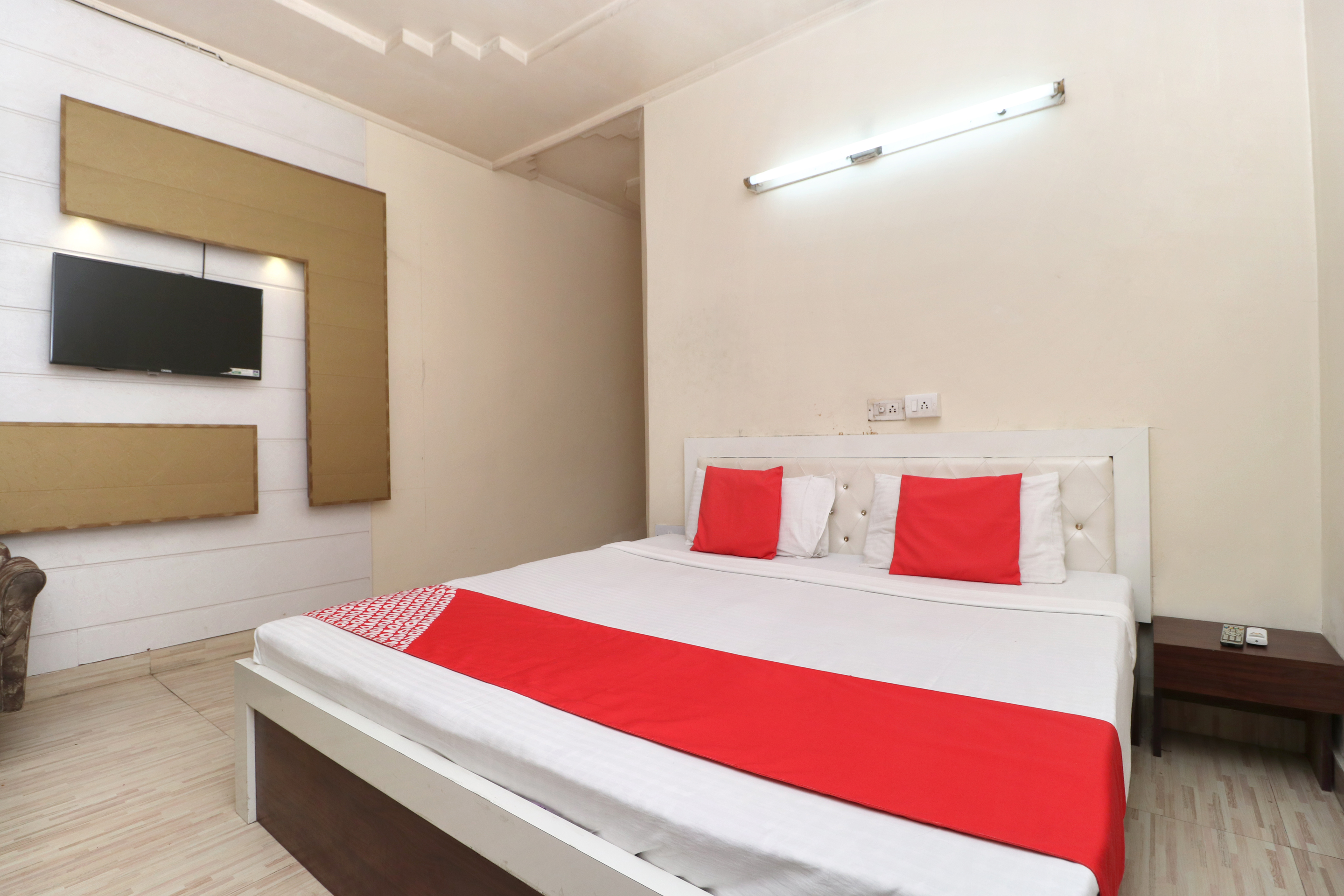 Hotel Dolphin Jalandhar INR 334 OFF   1  6  0  0   Deal Hotel
