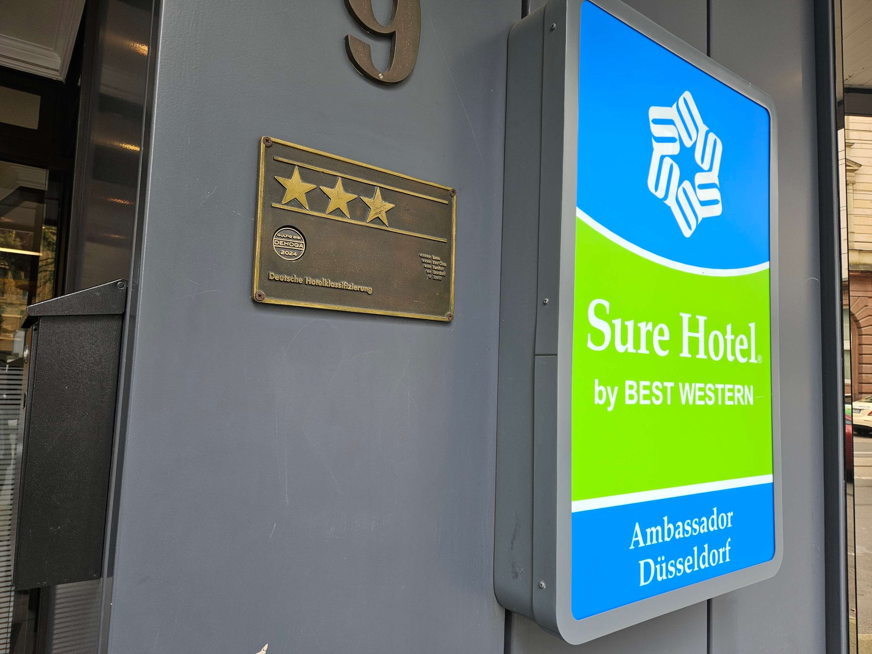 Sure Hotel by Best Western Ambassador Duesseldorf - Tap to explore photos