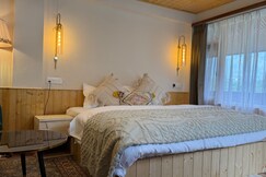 Aether | Luxe 1 Room Kitchen with cozy Attic in Old Manali, Manali