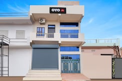 SPOT ON Hotel Town Palace, Bassi