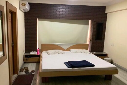 Ballygunj Guest House