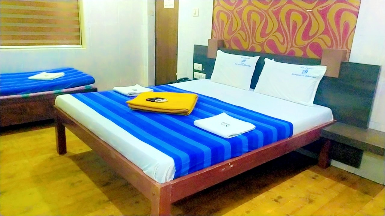 Hotel Sri Saravana Bhavan - Tap to explore photos