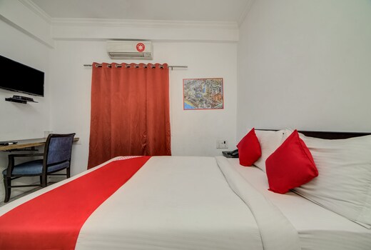 Hotel O JNTU college Near LULU mall, KPHB Colony.