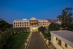 THREE LEAVES HOTEL, Trimbak