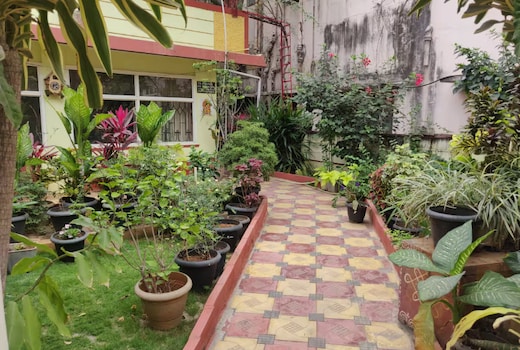 Cozy Garden House with Kitchen, Sitout Area and Wifi.