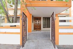 Cheerful 2BHK 1.2 km White Town 1.6 km Rock Beach - Dawn, Pondicherry
