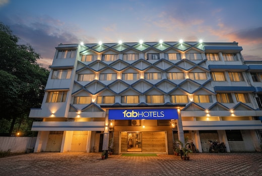 FabHotel Neelkamal - Chembur