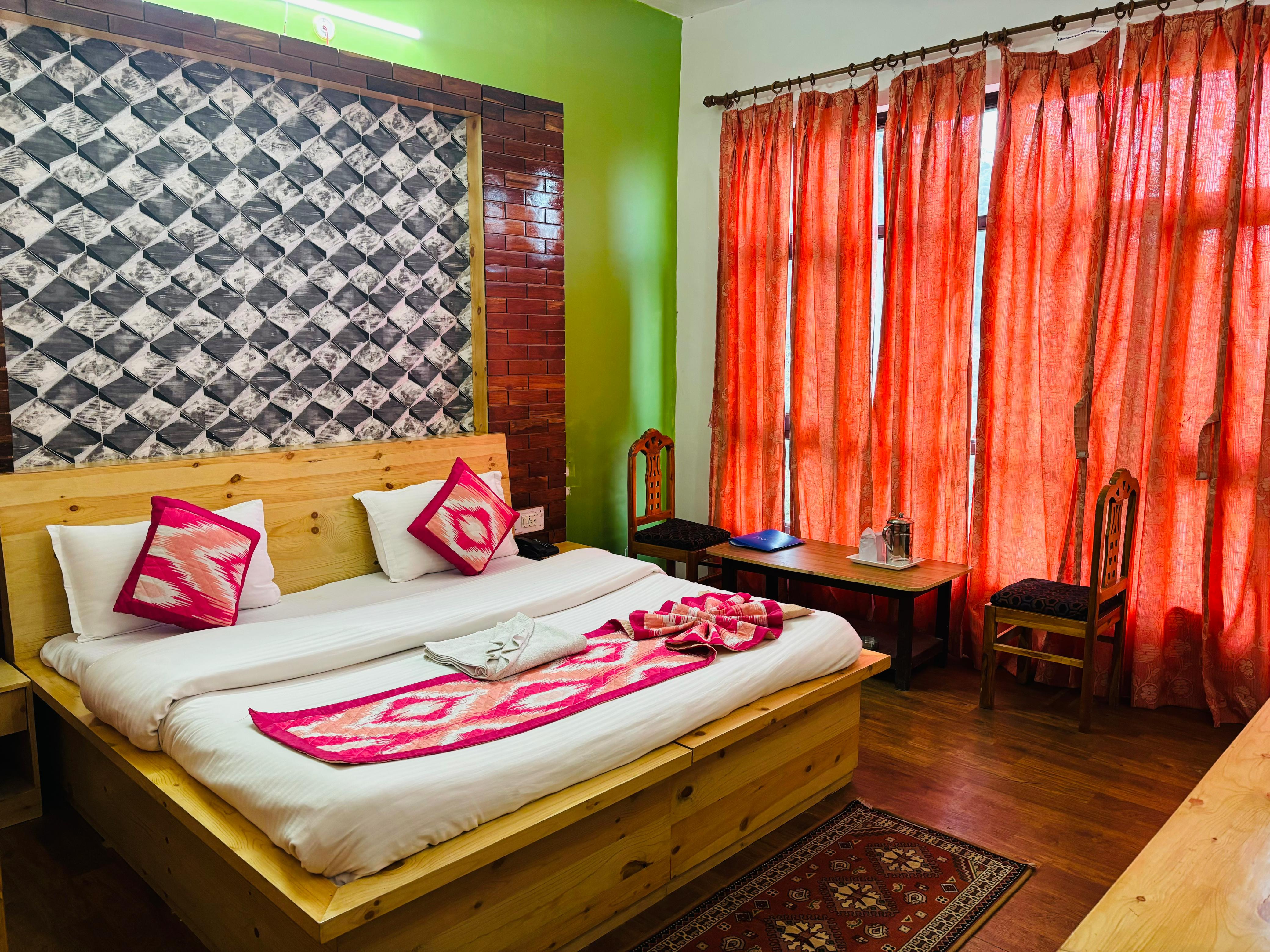 Hotel Sumit Kausani - Tap to explore photos