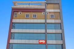 Super Hotel O SAI LEELA RESIDENCY, Karimnagar