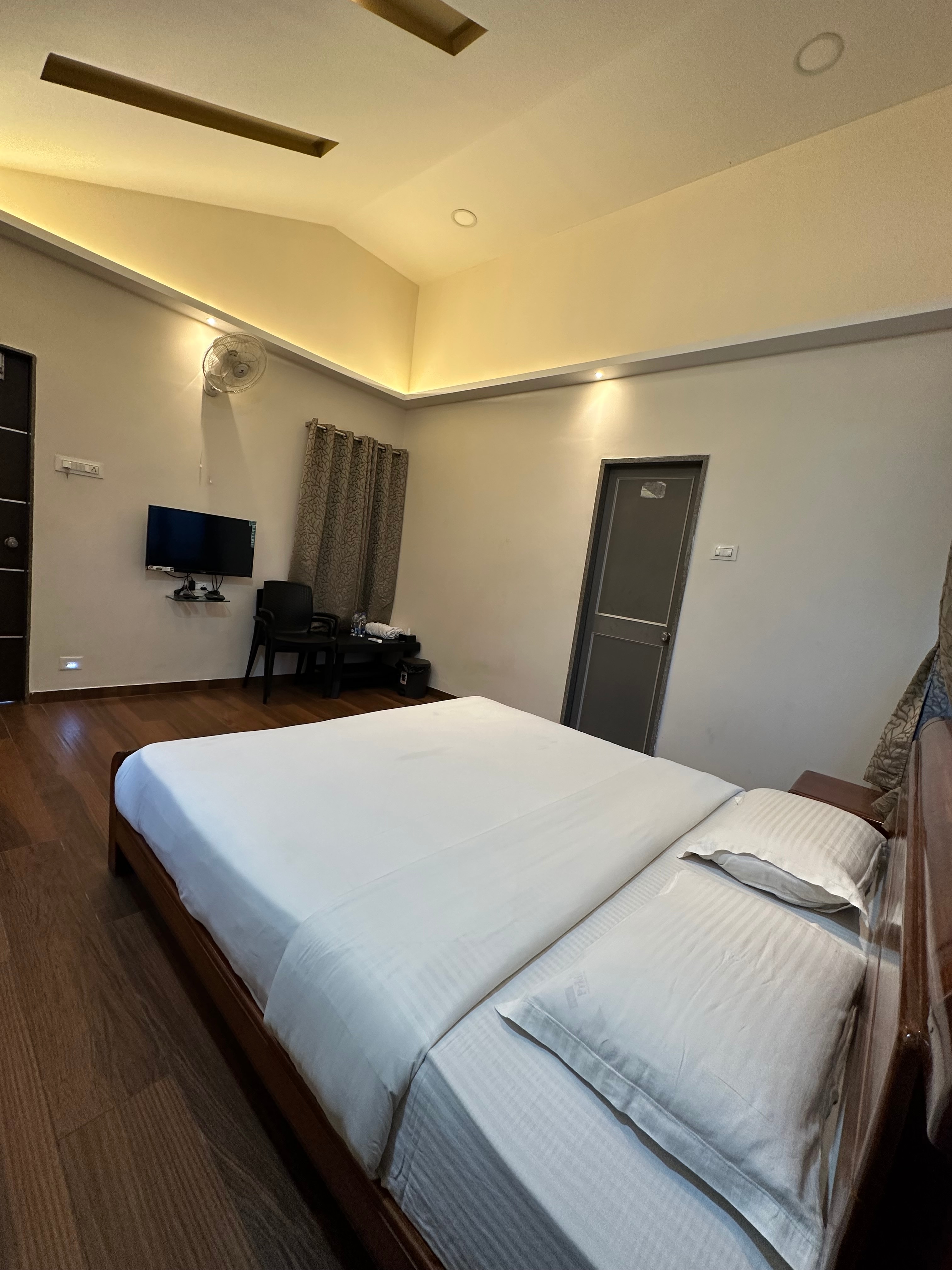 Hotel Ruturaj Resort