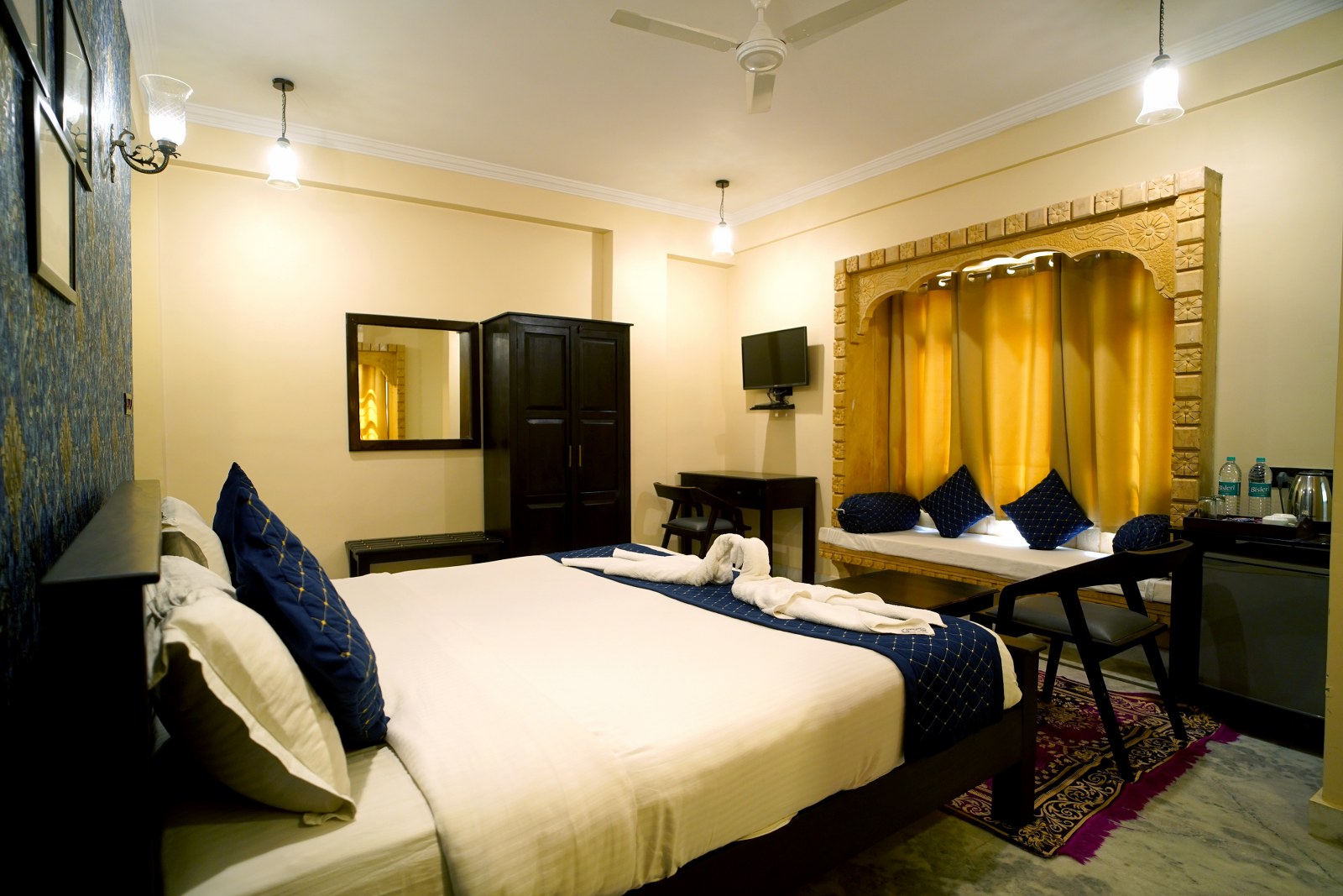 HOTEL VASSHIFA PALACE - Tap to explore photos