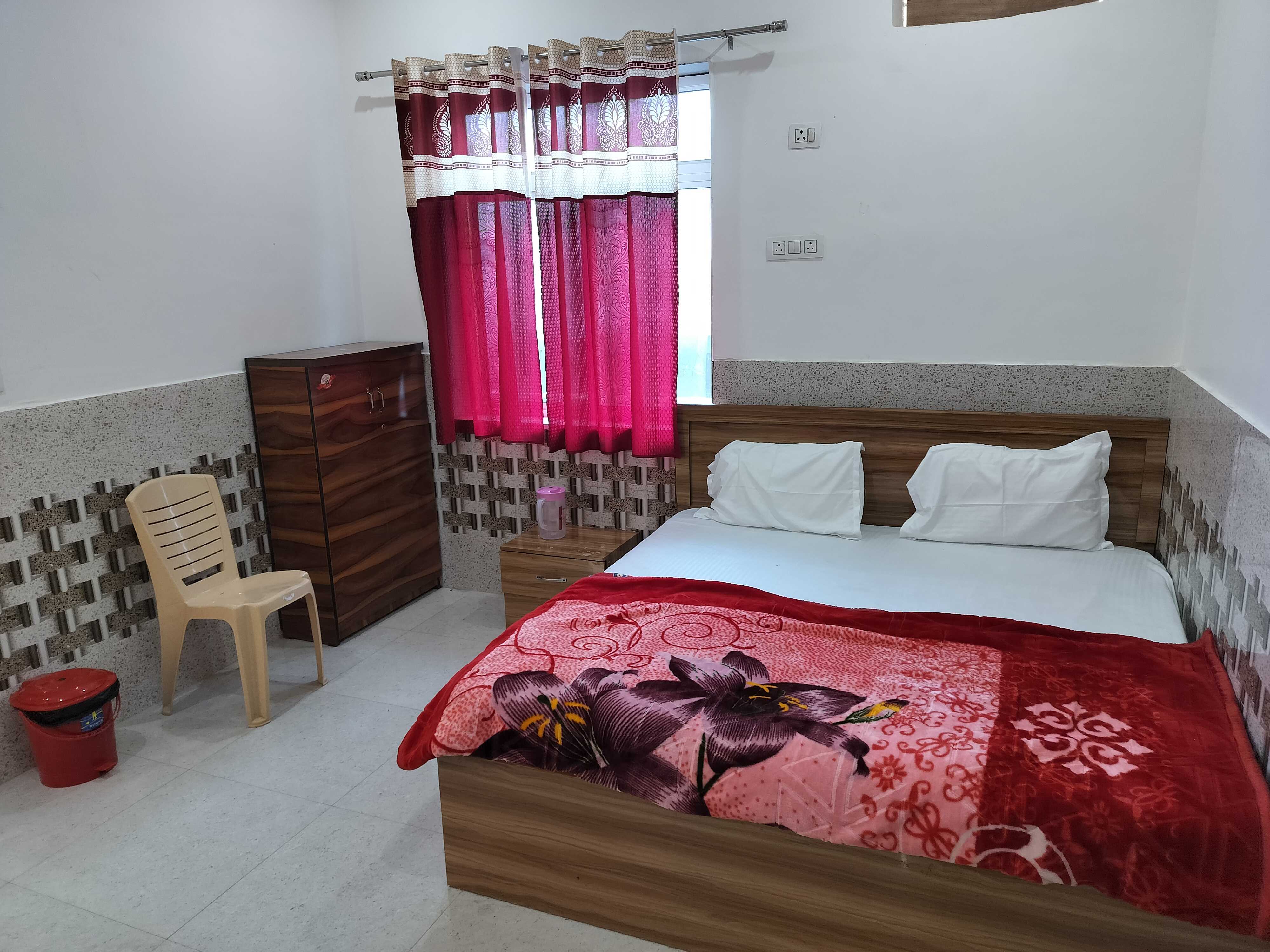 Hotel O Shri Ji Satsang Bhawan - Tap to explore photos