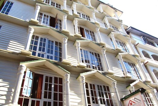 Hotel Alpine Crest