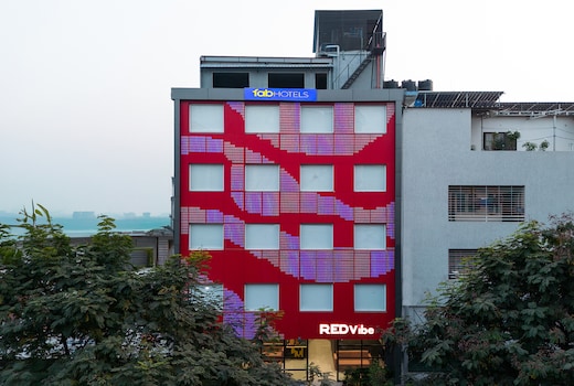 FabHotel Red Vibe