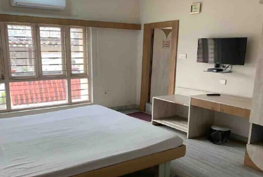 Ballygunj Guest House