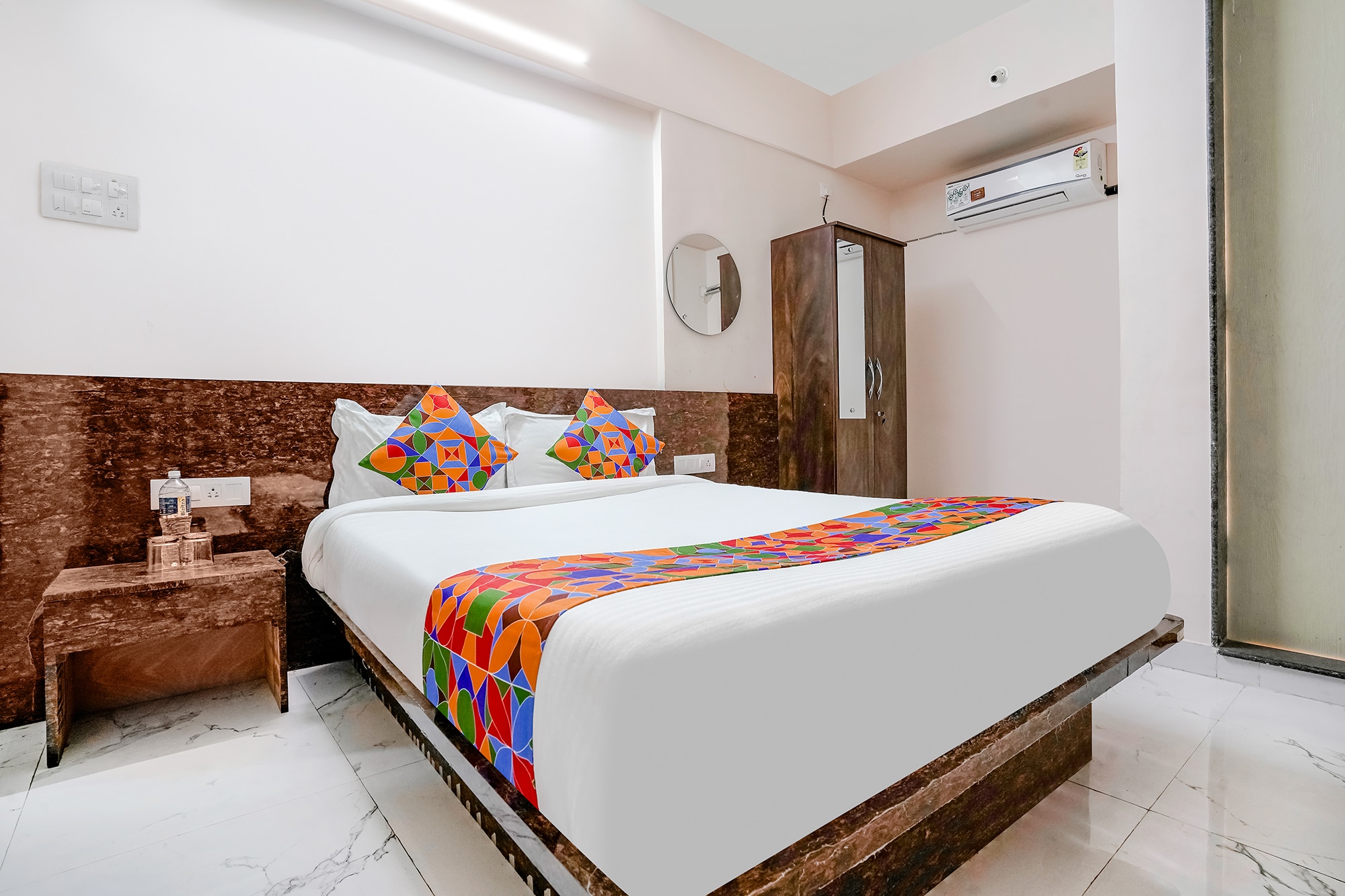 FabHotel Wakad Villa - Nr. Amar Business Zone - Tap to explore photos