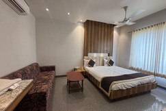 DIVYA HOTEL AND RESTURANT, Ambaji