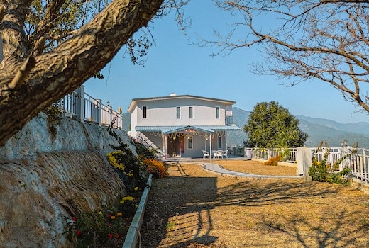 Neelachala - 3BHK Forest stay | near Kainchi Dham by Homeyhuts