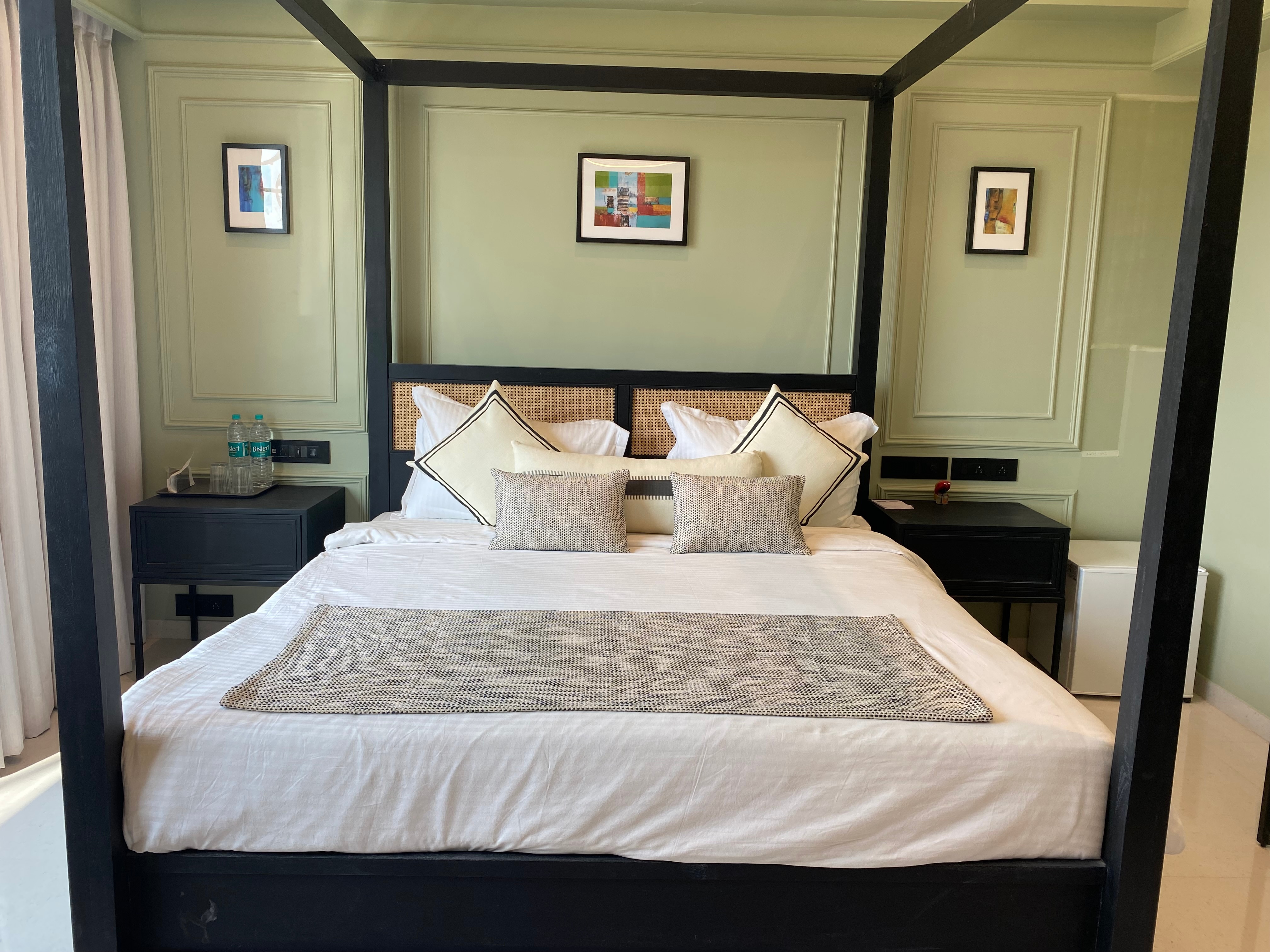 HOTEL MUMBAI HOUSE VALNAI MALAD. - Tap to explore photos